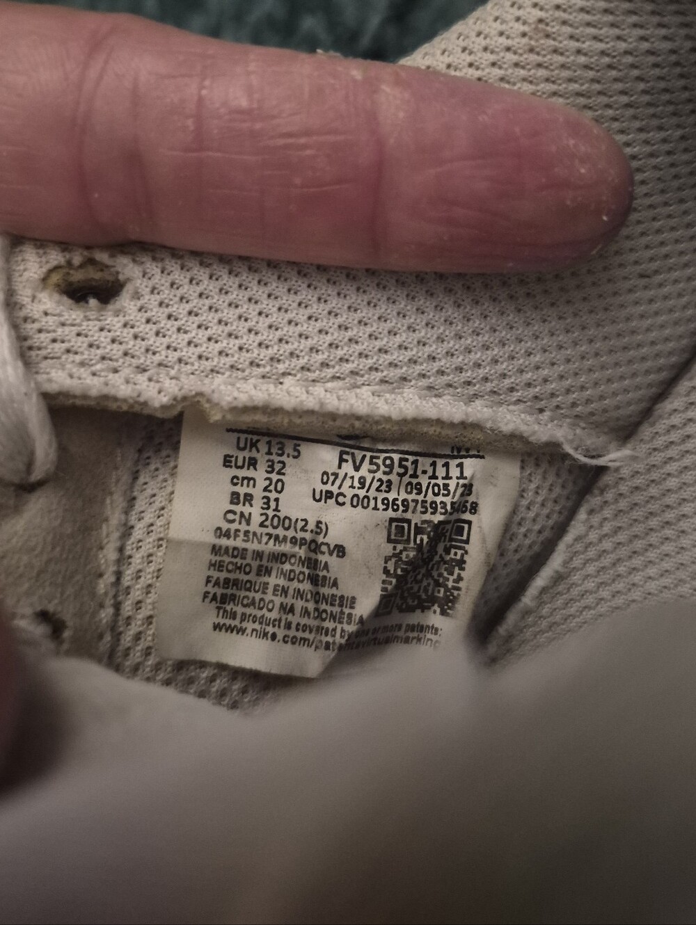 Nike Air Force 1 GS White Sneakers Youth 1 - Picture 14 of 15